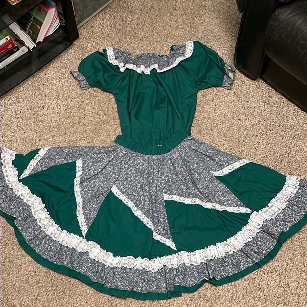 Vintage 2 pc square dance skirt set -Green/floral with White lace